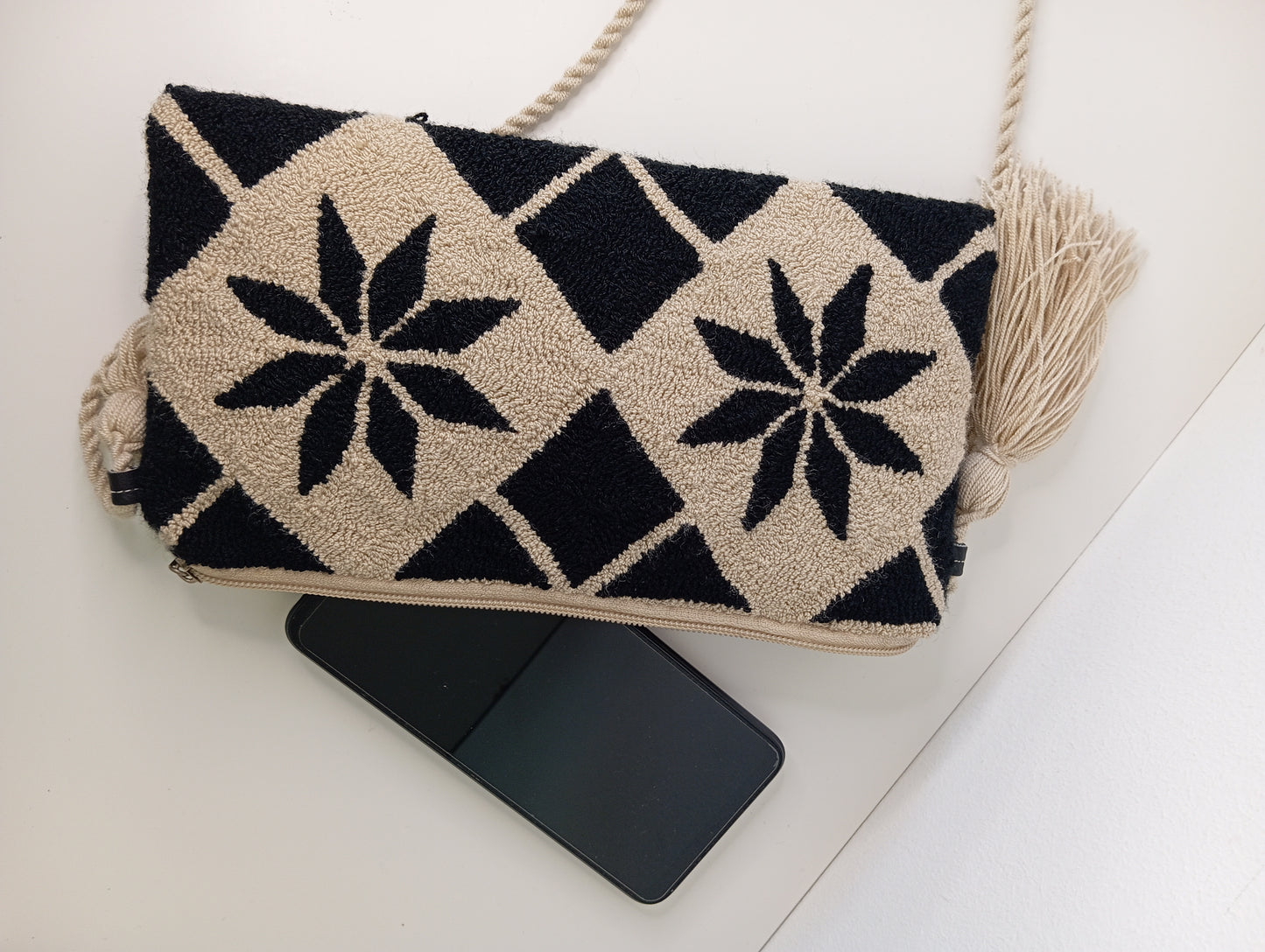 Wayuu Punchneedle shoulder bag - Beige