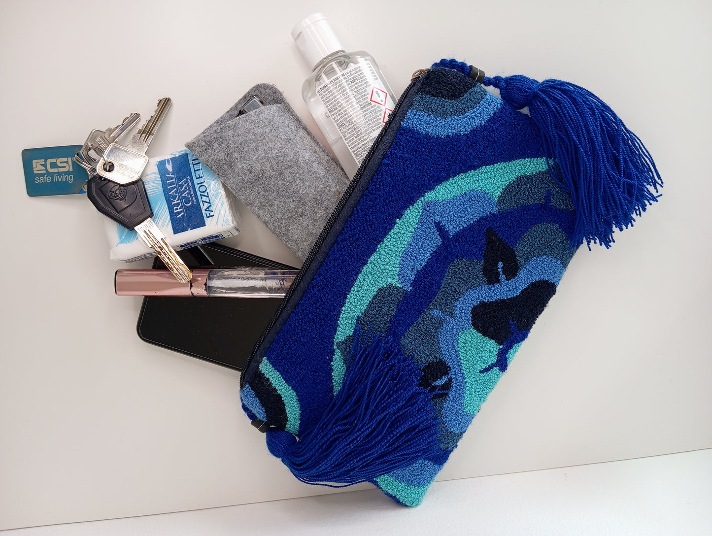 Wayuu Punchneedle shoulder bag - Blue