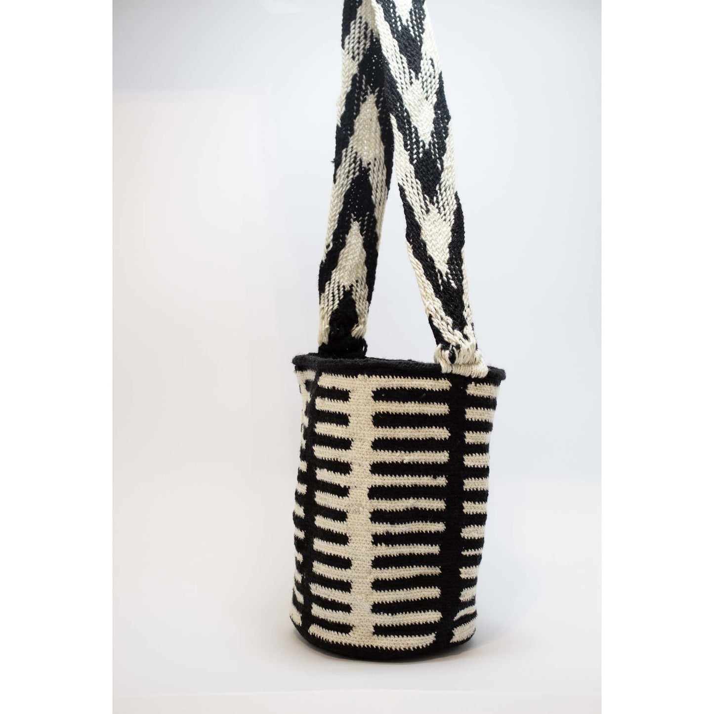 Small Blend wool crossbody Arhuaca bag - RIBS