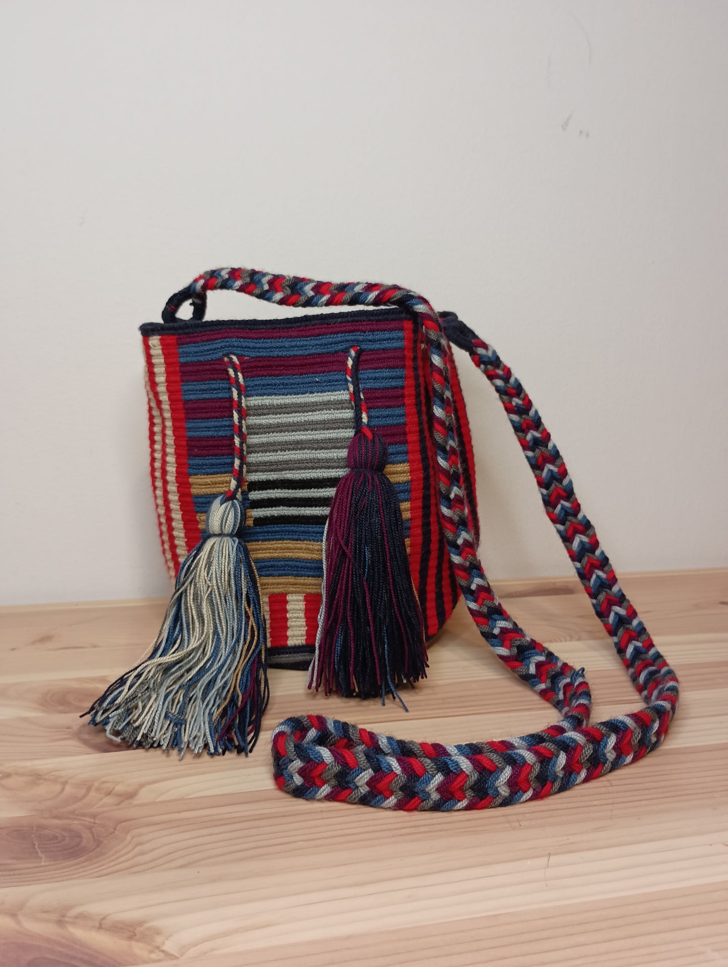 Mochila Wayuu piccola tecnicolor red