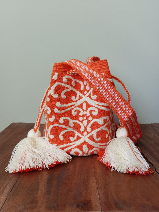 Mochila Wayuu tapizada orange