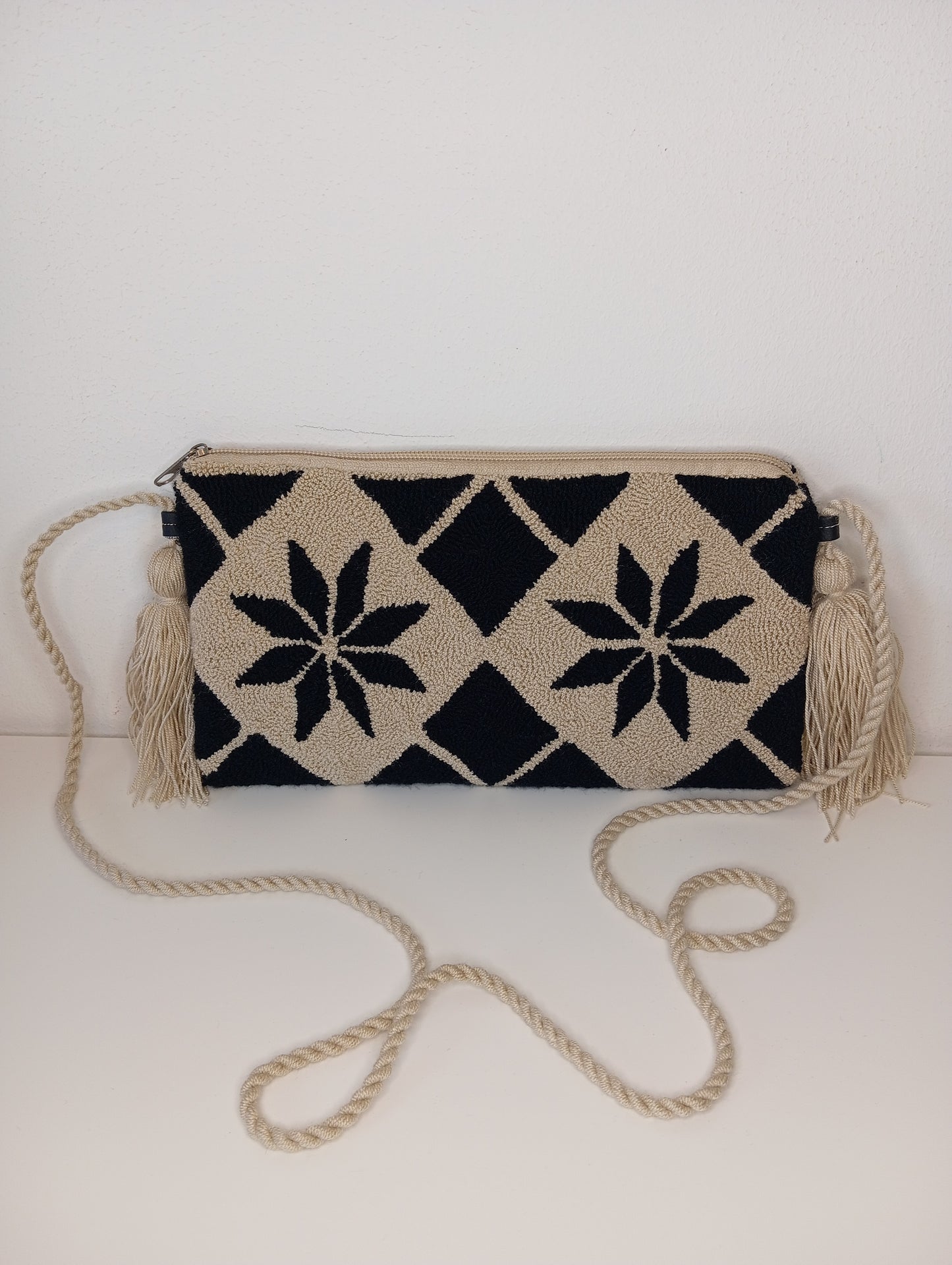 Wayuu Punchneedle shoulder bag - Beige