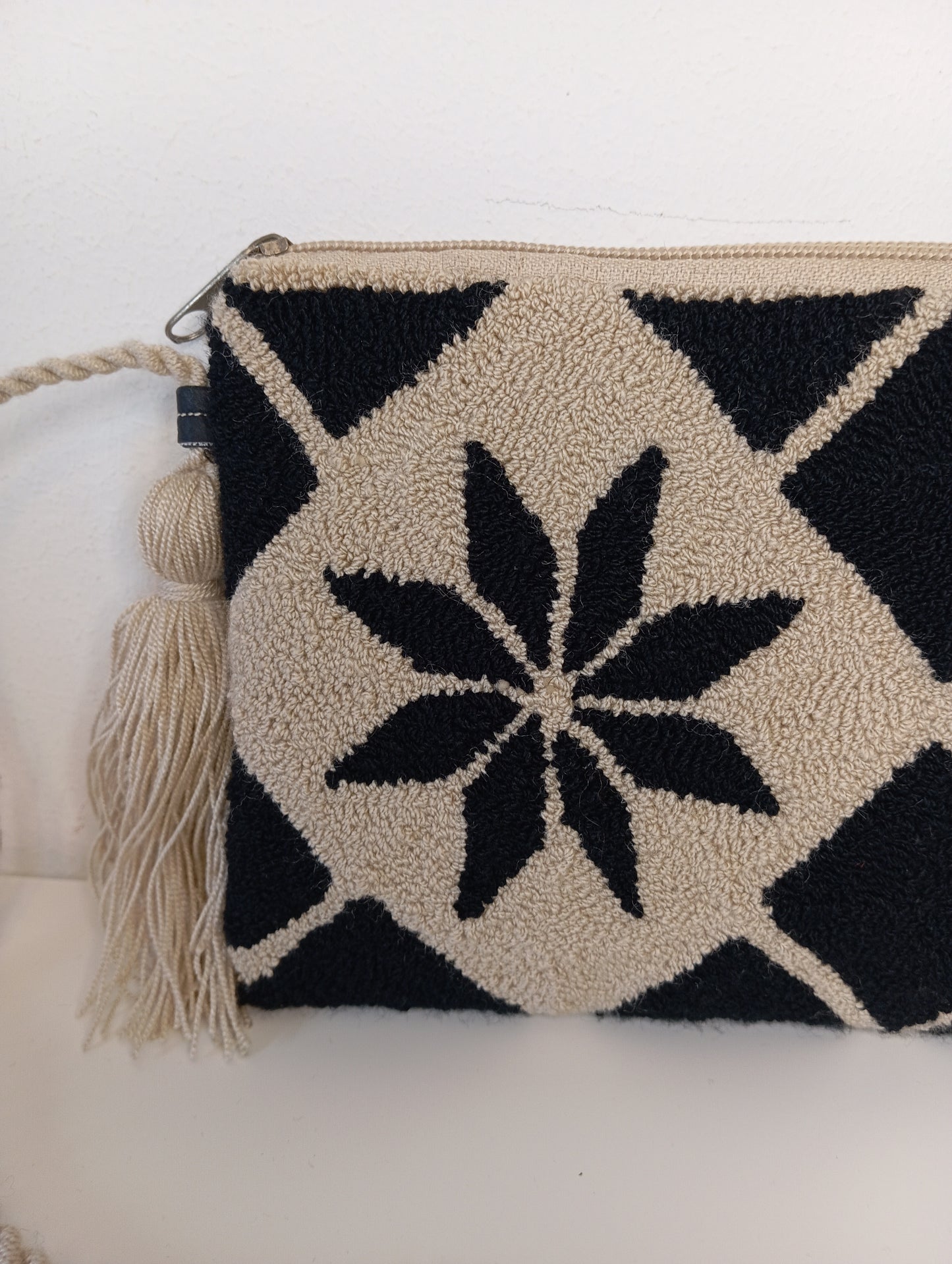 Wayuu Punchneedle shoulder bag - Beige