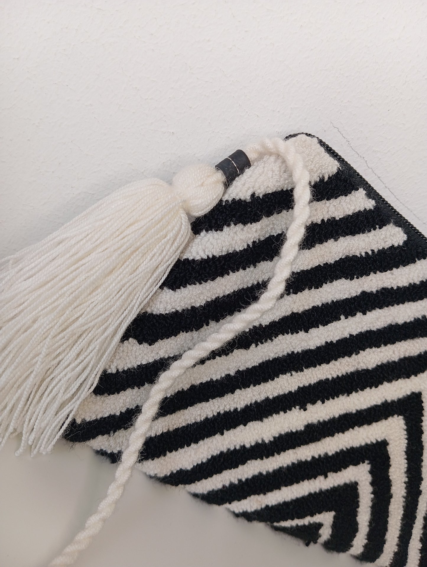 Wayuu Punchneedle shoulder bag - ZigZag