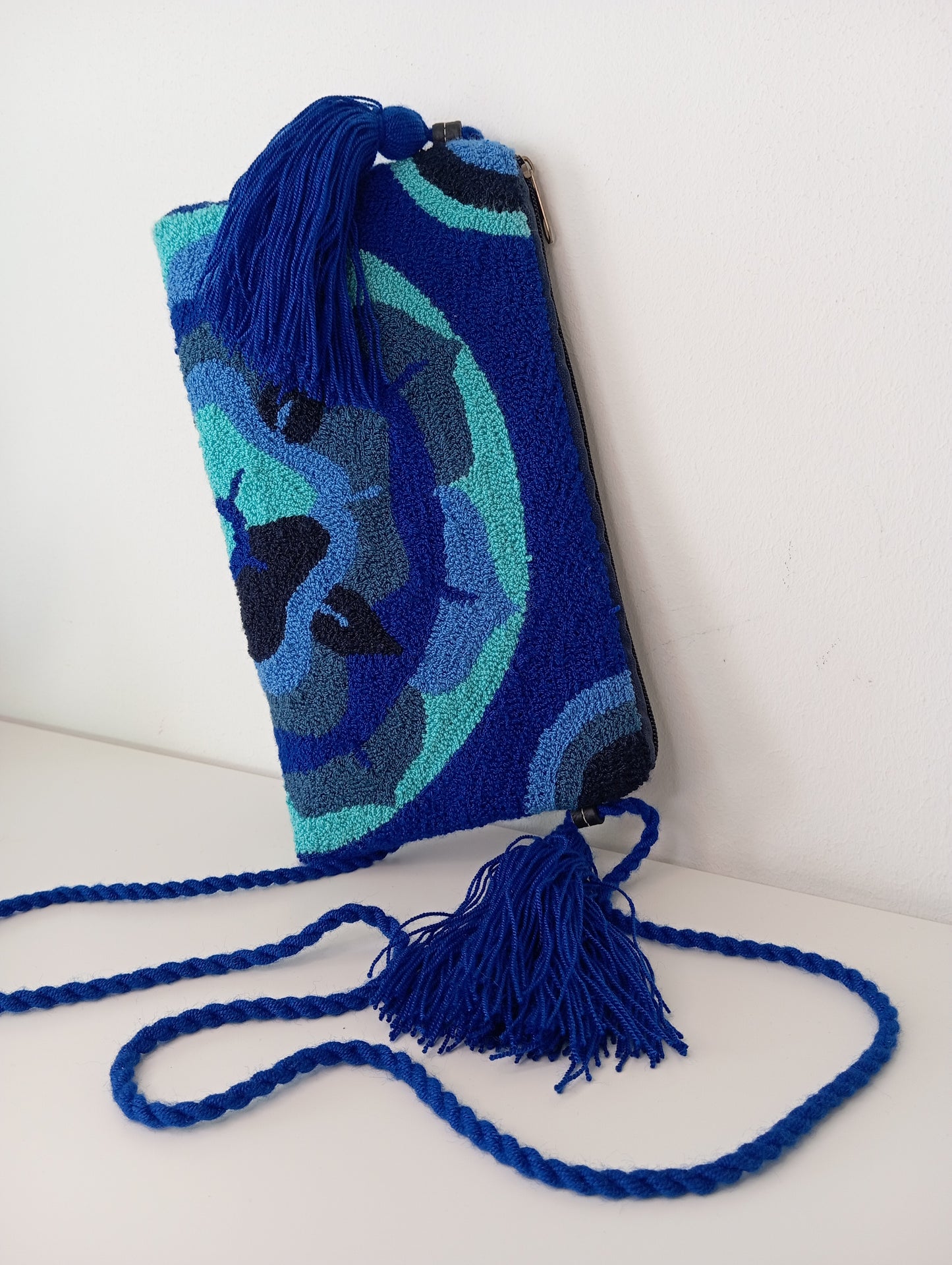 Wayuu Punchneedle shoulder bag - Blue